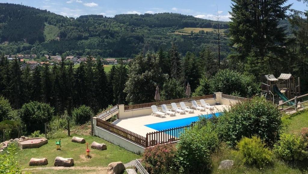 Camping Du Chateau Granges-sur-Vologne Exterior photo